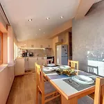 Yana- The Amazing View Apartment