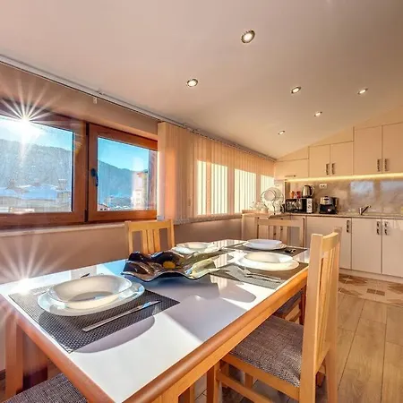 Yana- The Amazing View 아파트 *